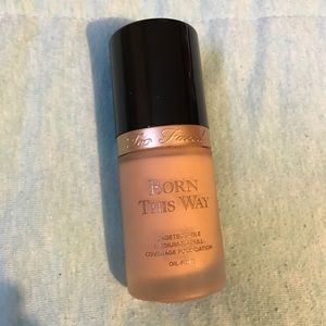 Born this way foundation (pearl)